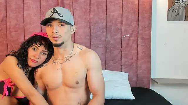 Snapshot of Max_and_Mia9 chatting on 11/10/25, 05:12 Max and Mia9 online show from 11/10/25, 05:12