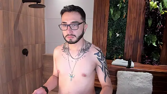 Snapshot of dave_wolff chatting on 11/16/25, 11:49 dave wolff online show from 11/16/25, 11:49