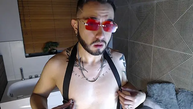 Snapshot of dave_wolff chatting on 11/28/25, 12:19 dave wolff online show from 11/28/25, 12:19