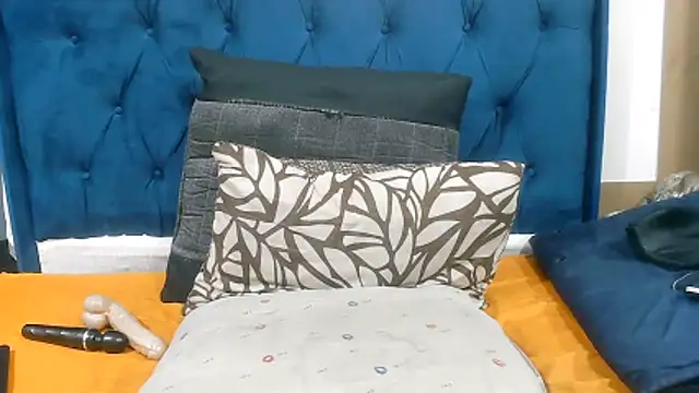 DarkCherryx online show from 12/19/25, 05:31