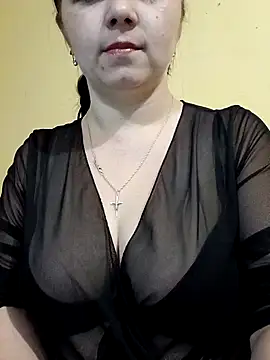 Snapshot of Vitalina282128 chatting on 11/19/25, 11:38 Vitalina282128 online show from 11/19/25, 11:38