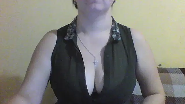 Snapshot of Vitalina282128 chatting on 11/23/25, 11:04 Vitalina282128 online show from 11/23/25, 11:04