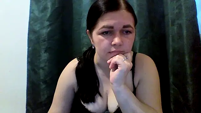 Vitalina282128 online show from 04/05/26, 03:42