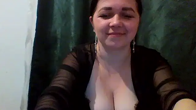 Snapshot of Vitalina282128 chatting on 05/05/26, 08:17 Vitalina282128 online show from 05/05/26, 08:17