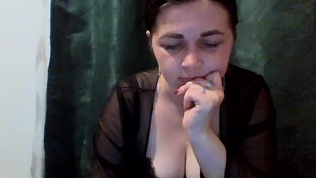 Snapshot of Vitalina282128 chatting on 06/03/26, 06:13 Vitalina282128 online show from 06/03/26, 06:13