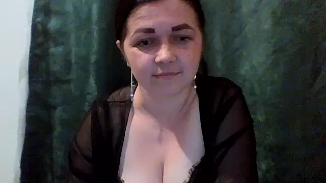 Snapshot of Vitalina282128 chatting on 06/05/26, 09:42 Vitalina282128 online show from 06/05/26, 09:42