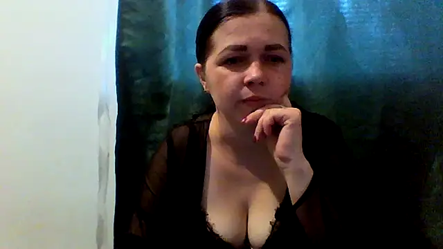 Snapshot of Vitalina282128 chatting on 06/25/26, 02:43 Vitalina282128 online show from 06/25/26, 02:43