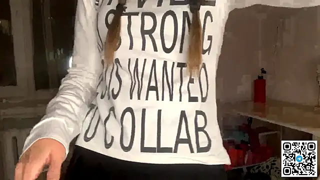 Snapshot of HoaPatton chatting on 11/12/25, 11:10 HoaPatton online show from 11/12/25, 11:10