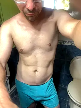 Snapshot of JuanchiSxL chatting on 11/10/25, 05:56 JuanchiSxL online show from 11/10/25, 05:56