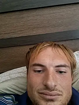 Snapshot of coltonventura000 chatting on 11/10/25, 06:18 coltonventura000 online show from 11/10/25, 06:18