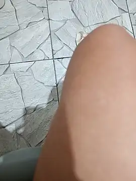 Snapshot of BarbaraDias8 chatting on 11/13/25, 05:56 BarbaraDias8 online show from 11/13/25, 05:56