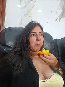 ViolettaWalton1 online show from 12/05/25, 07:21