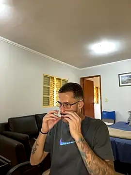 Lucasjandre online show from 12/05/25, 12:47