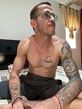 Snapshot of Lucasjandre chatting on 03/19/26, 02:10 Lucasjandre online show from 03/19/26, 02:10