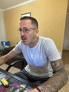 Lucasjandre online show from 08/05/26, 12:19