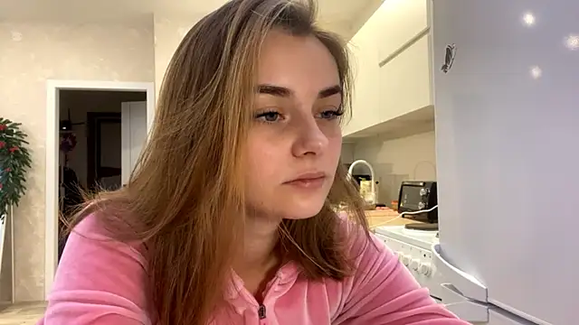 GeralynChiszar online show from 12/17/25, 05:13