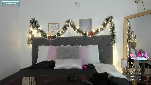 Sara puertaa  online show from 12/16/25, 07:08