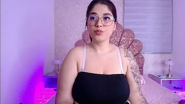 mia fontana  online show from 11/27/25, 11:56