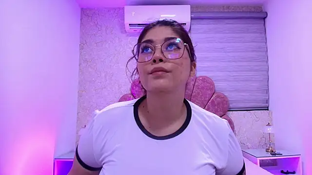 mia fontana  online show from 12/03/25, 11:52