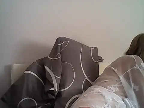 Snapshot of MelleEloa chatting on 06/08/26, 01:22 MelleEloa online show from 06/08/26, 01:22