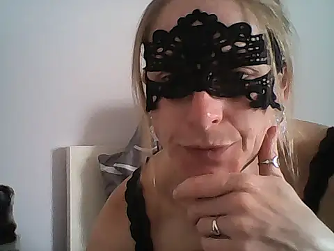 Snapshot of MelleEloa chatting on 06/11/26, 01:20 MelleEloa online show from 06/11/26, 01:20