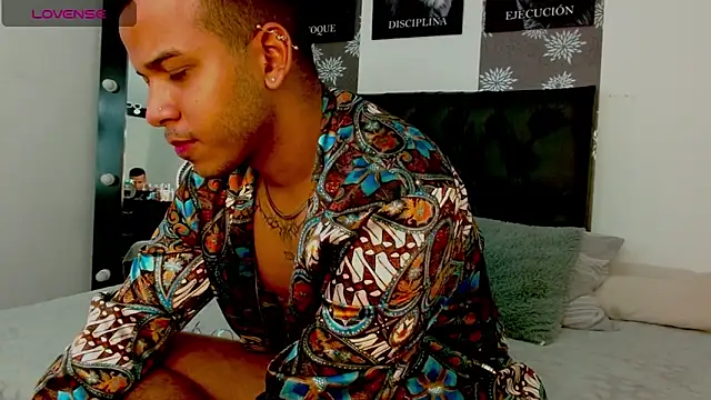 matthewlewis01 online show from 11/18/25, 06:45