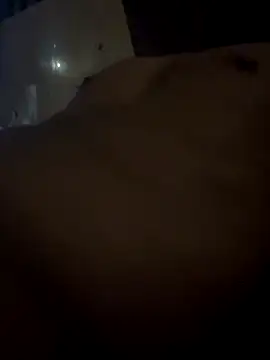 Snapshot of Heng2311 chatting on 11/11/25, 04:18 Heng2311 online show from 11/11/25, 04:18