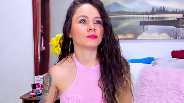 Aurora Real online show from 11/26/25, 02:45