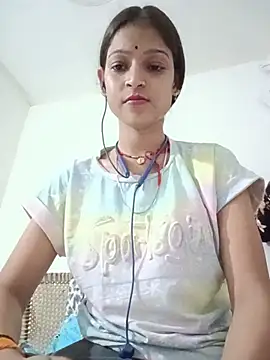 Snapshot of Mohnicute chatting on 06/17/26, 06:31 Mohnicute online show from 06/17/26, 06:31