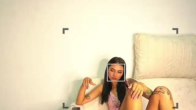 scarlethsaenz  online show from 11/12/25, 01:39