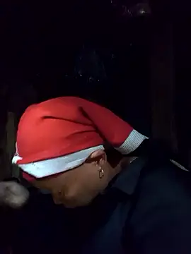 girl-hot2x online show from 11/12/25, 12:49