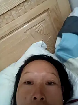 girl-hot2x online show from 11/24/25, 09:47