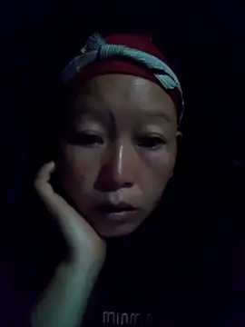 girl-hot2x online show from 12/20/25, 10:28