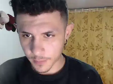 Snapshot of damiansexyboy69 chatting on 11/11/25, 05:51 damiansexyboy69 online show from 11/11/25, 05:51