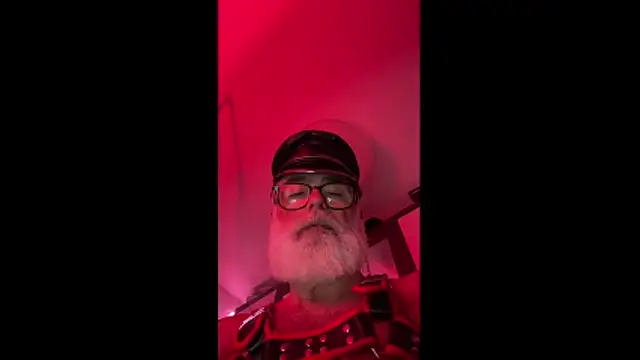 Snapshot of LeatherSdaddy chatting on 11/29/25, 10:13 LeatherSdaddy online show from 11/29/25, 10:13