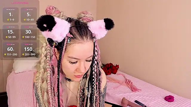 Lina Moony online show from 12/03/25, 02:30