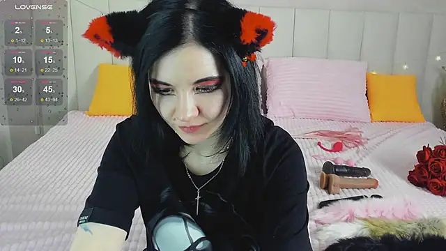 Lina Moony online show from 02/17/26, 01:57