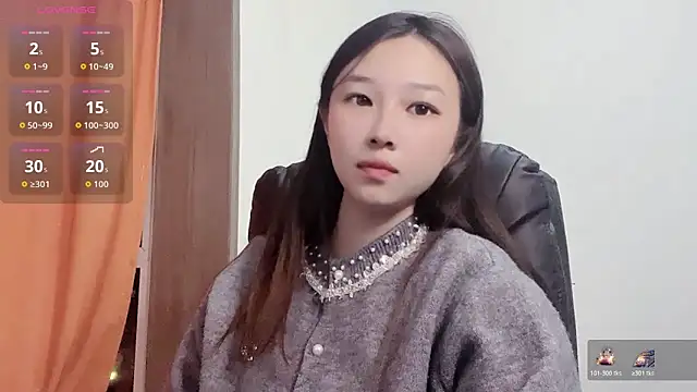 Snapshot of Minnie-baby chatting on 11/11/25, 12:38 Minnie-baby online show from 11/11/25, 12:38