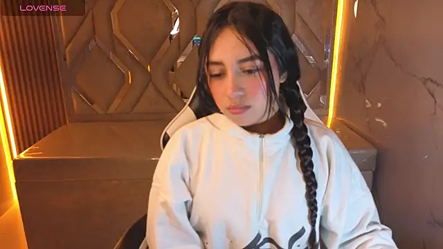 Juliana Tx online show from 02/02/26, 12:59