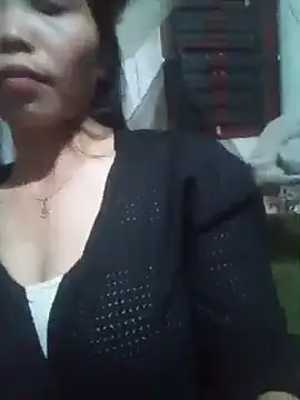 chim-yen online show from 11/17/25, 12:44