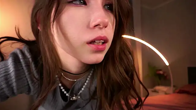 NanceeWestaway online show from 12/13/25, 07:53