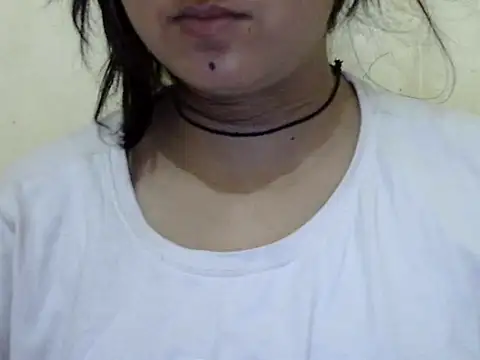 Anika Singh online show from 04/25/26, 11:13