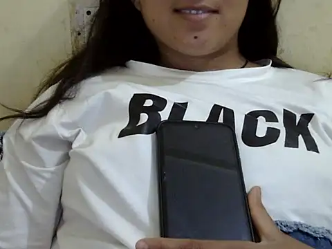 Snapshot of Anika_Singh chatting on 05/13/26, 04:15 Anika Singh online show from 05/13/26, 04:15