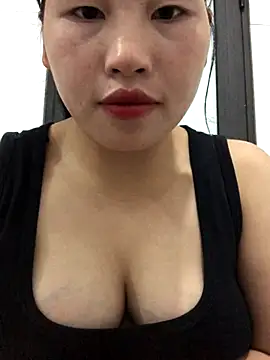 Snapshot of luna-sexxy chatting on 11/12/25, 06:36 luna-sexxy online show from 11/12/25, 06:36