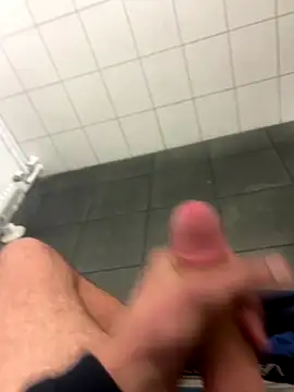 lukasDickpic12 online show from 11/22/25, 05:34