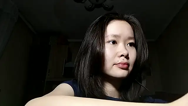 Snapshot of HuldaKye chatting on 11/24/25, 12:05 HuldaKye online show from 11/24/25, 12:05