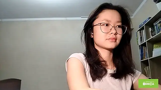 Snapshot of HuldaKye chatting on 12/20/25, 11:39 HuldaKye online show from 12/20/25, 11:39