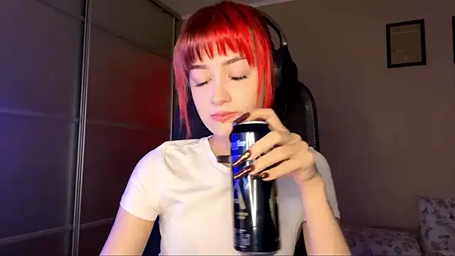 EmilySkyline online show from 12/05/25, 07:06