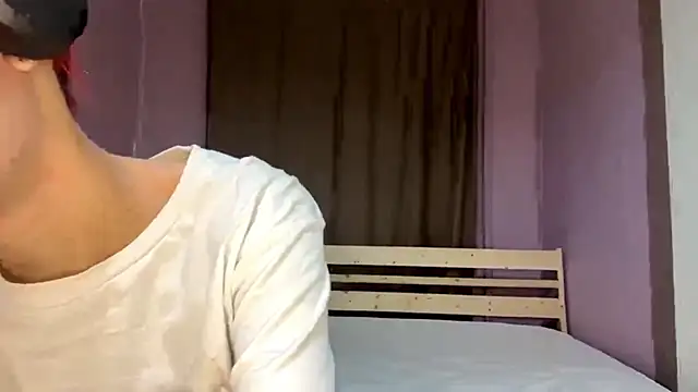 EmilySkyline online show from 12/21/25, 05:31