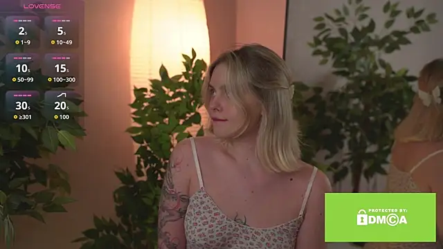 Snapshot of LilithEve_ chatting on 11/12/25, 03:23 LilithEve online show from 11/12/25, 03:23